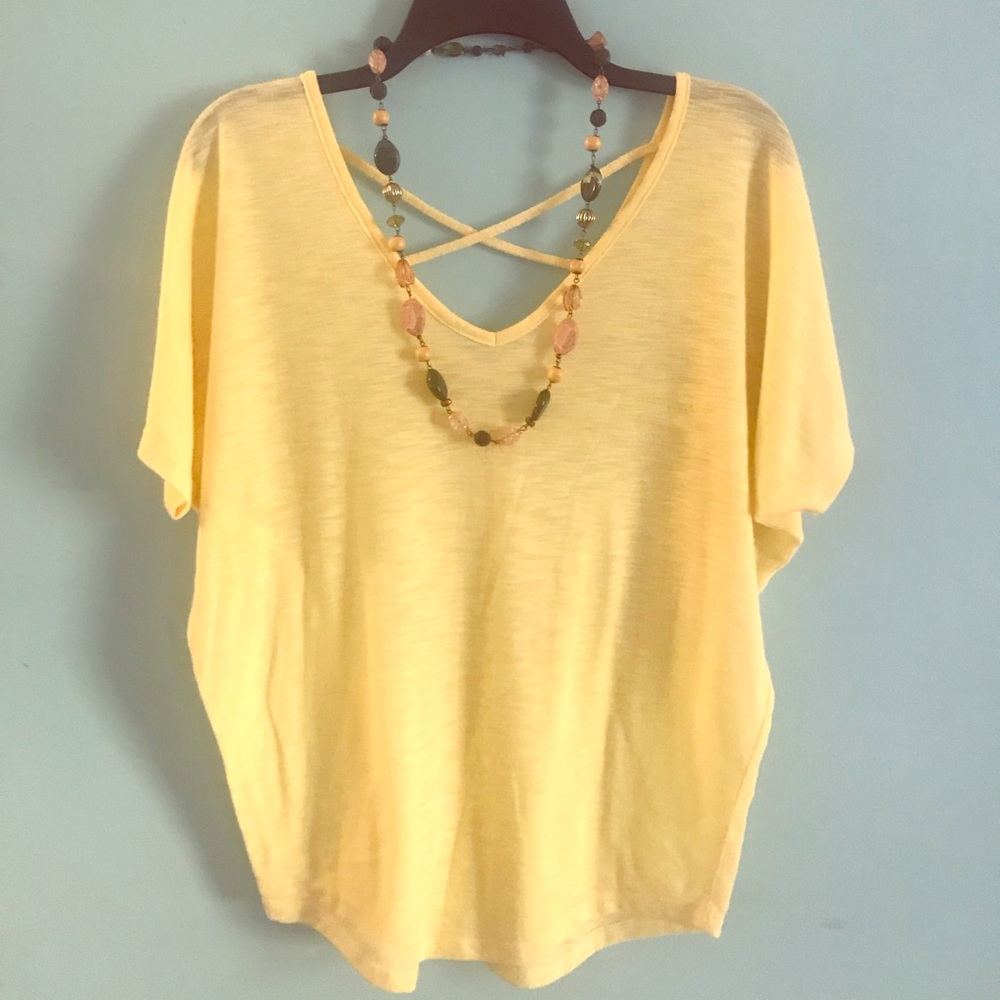💰Maurice’s v-neck with criss-cross back.